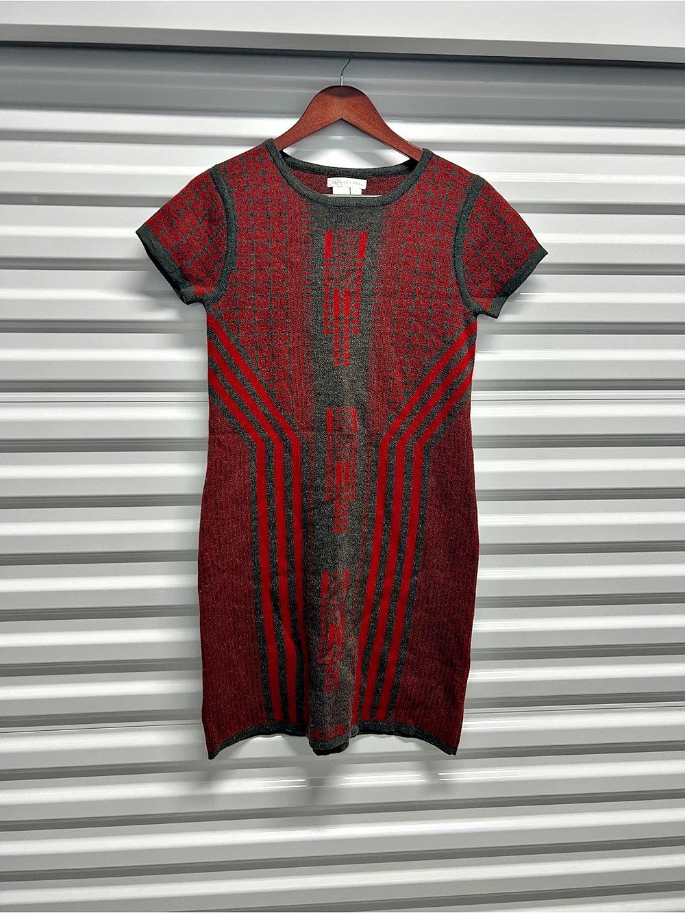 London Times Geometric Knit Mini Dress in Red & Grey Medium